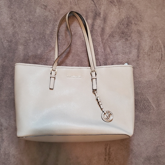 Large Michael Kors Purse - Picture 11 of 15